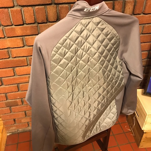 Brand new CCM isolated jacket size L - Picture 3 of 5